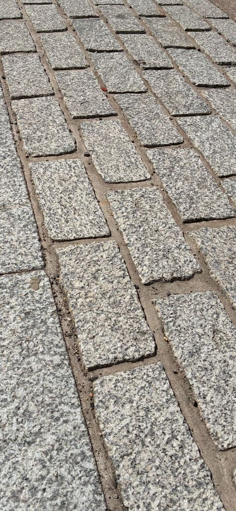De Lank Granite Setts - Flamed — Cornish granite, 200 x 100 x 40mm