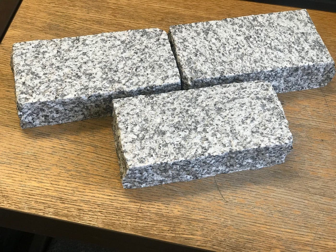 De Lank Granite Setts - Flamed — Cornish granite, 200 x 100 x 40mm