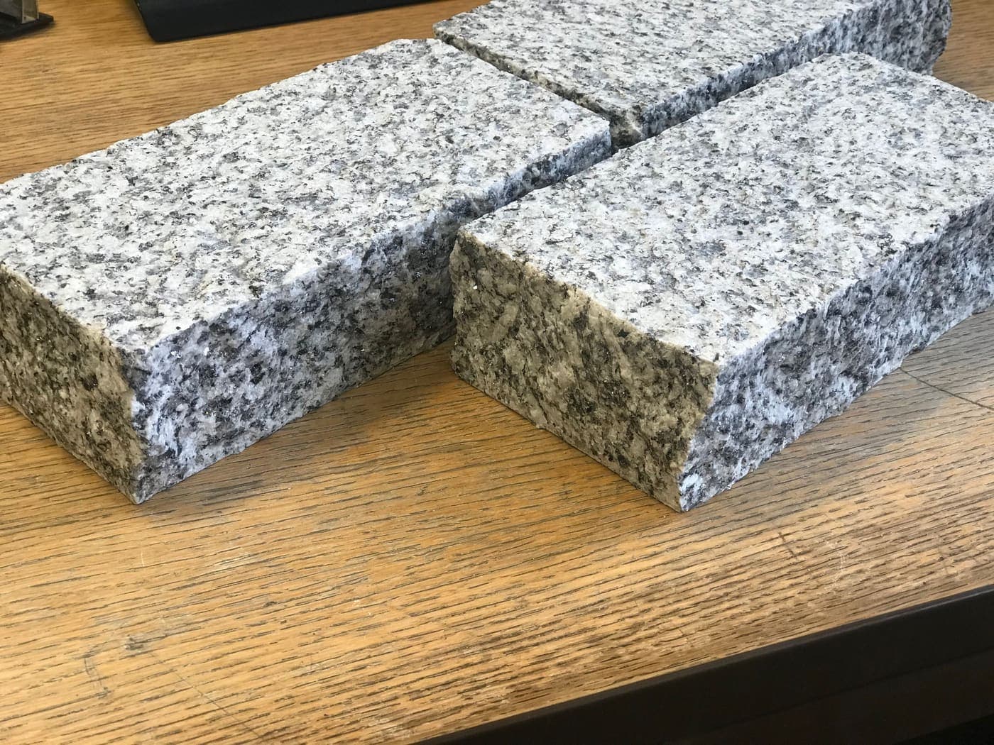 De Lank Granite Setts - Flamed — Cornish granite, 200 x 100 x 40mm