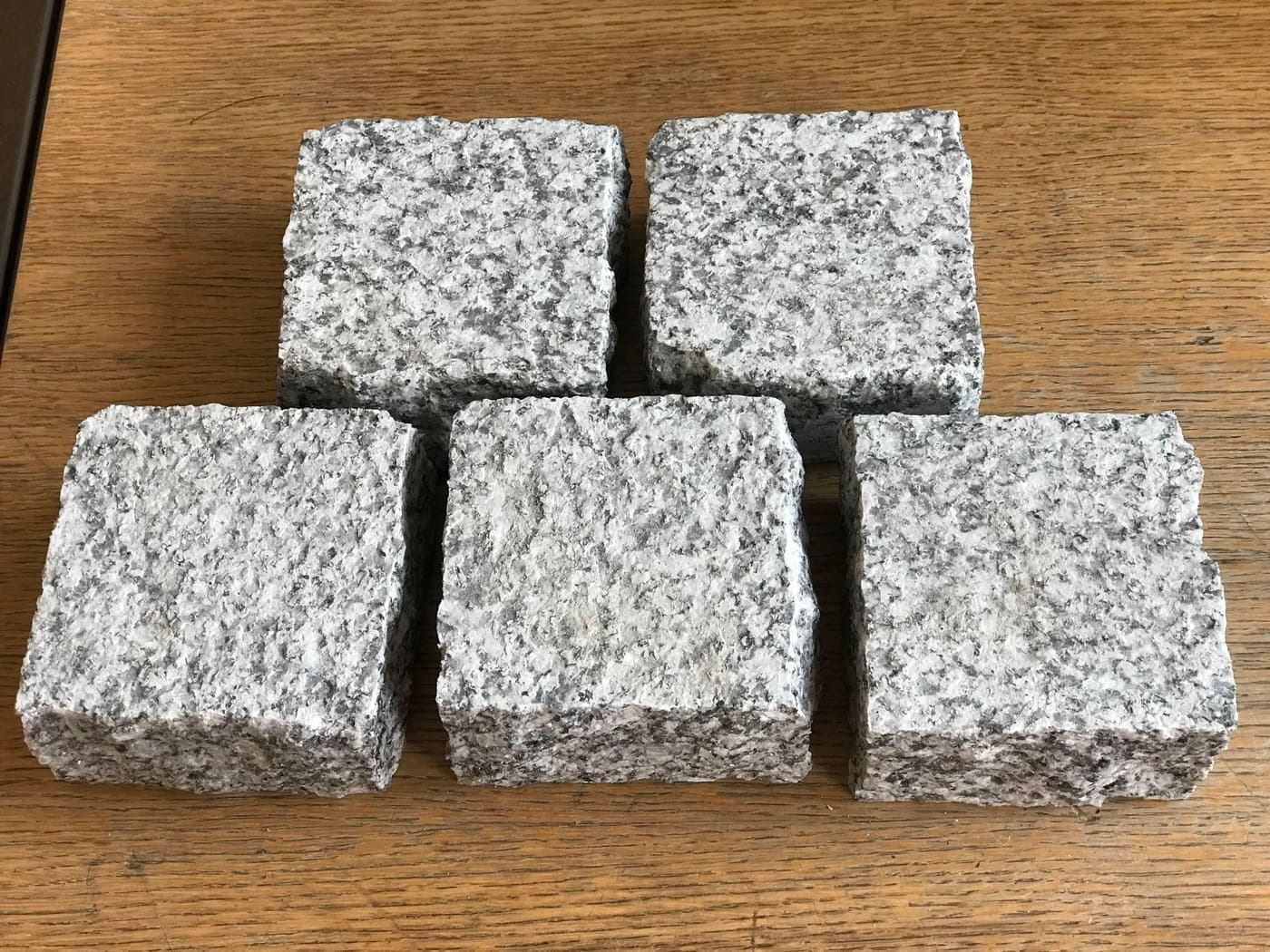 De Lank Granite Setts - Flamed — Cornish granite, 100 x 100 x 40mm