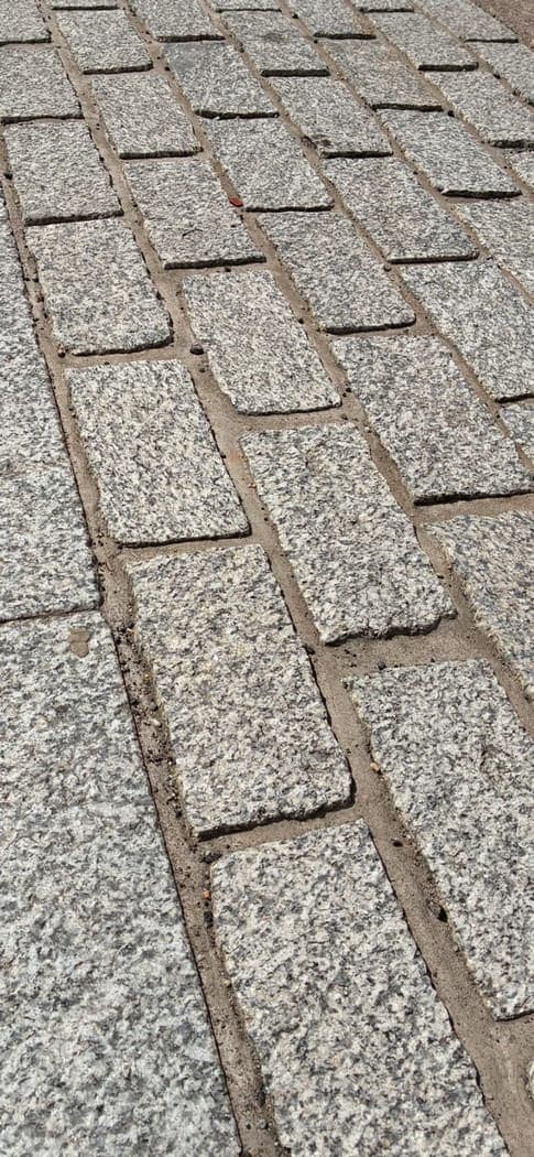 De Lank Granite Setts - Flamed — Cornish granite, 200 x 100 x 100mm