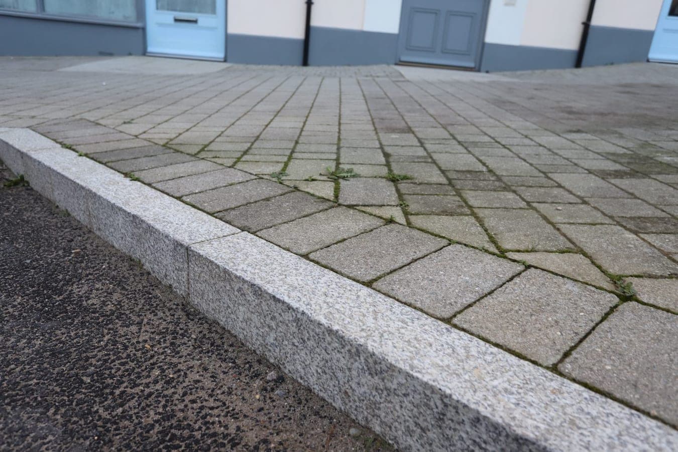 De Lank granite kerbs