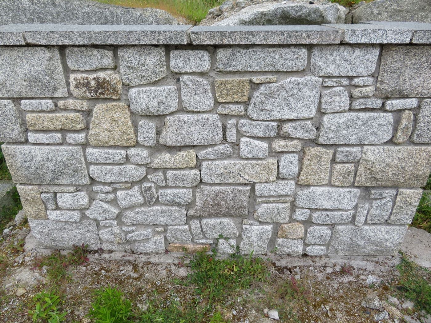 De Lank Rubble Walling — Tumbled — Cornish granite, 100-150mm bed depth