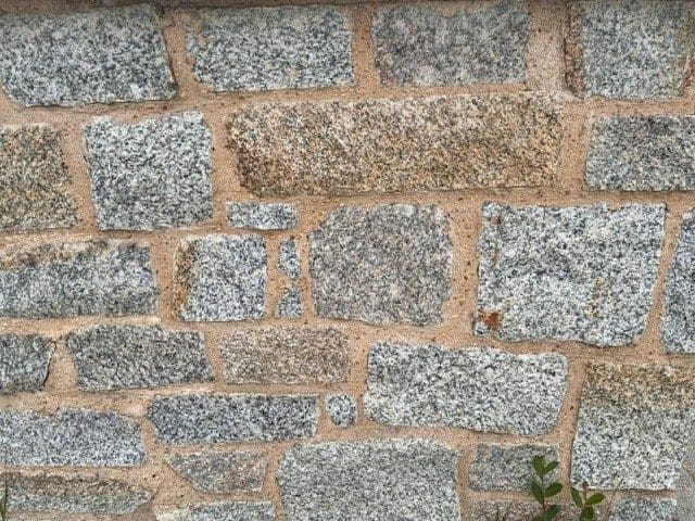 De Lank Random Walling — Cornish granite, 100-150mm bed depth