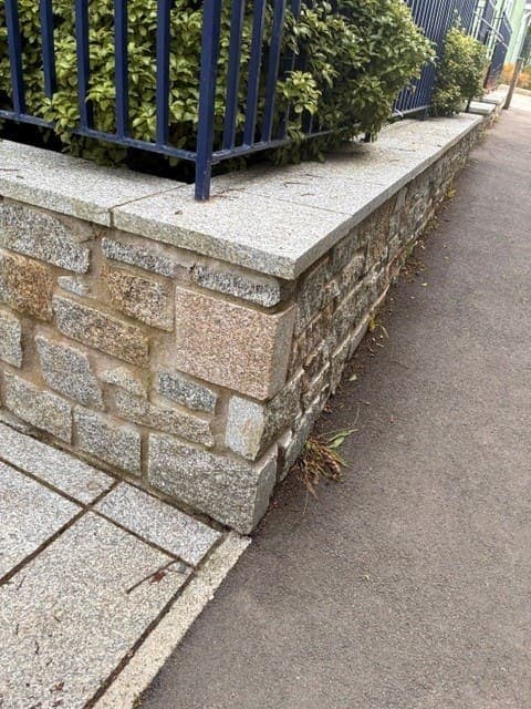 De Lank Random Walling — Cornish granite, 100-150mm bed depth