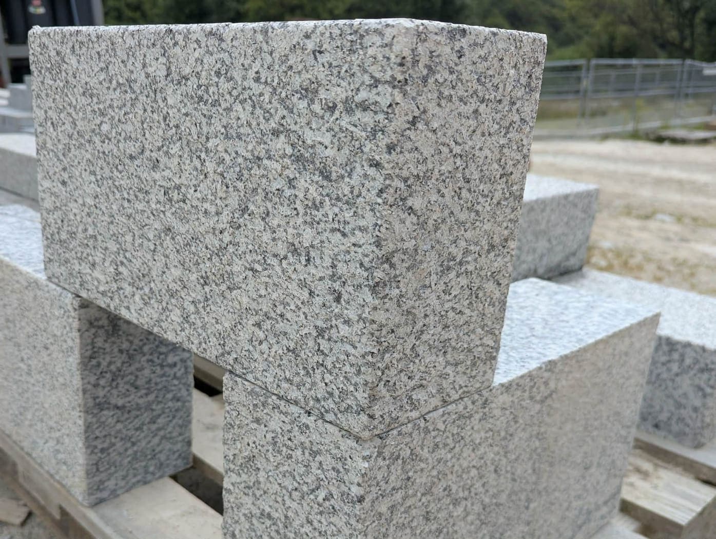 De Lank Quoins — Cornish granite, 400 x 215 x 125mm